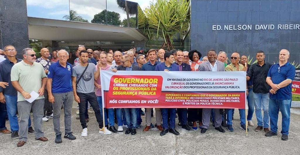 Servidores da Segurança Pública cobram reajuste salarial na Bahia